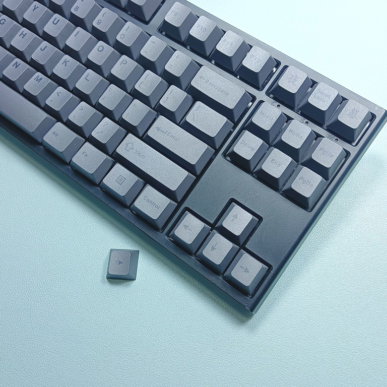 130 tasti Minimalista nero Gri - Gaming Accessories Uk recensione e prezzo