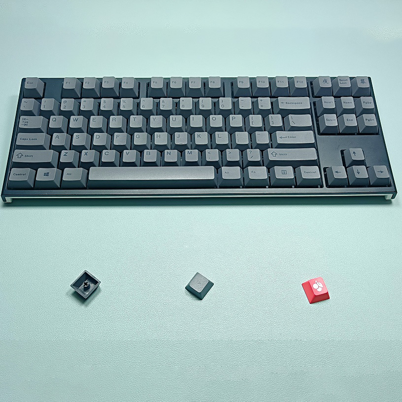 130 tasti Minimalista nero Gri - Gaming Accessories Uk recensione e prezzo